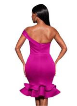 Load image into Gallery viewer, Plum Plumple Midi Dress